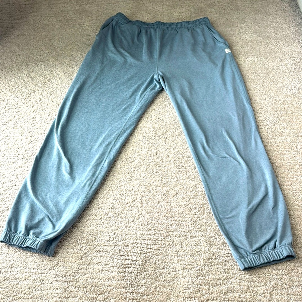 Vuori Women's Boyfriend Jogger size M  blue/grey heather